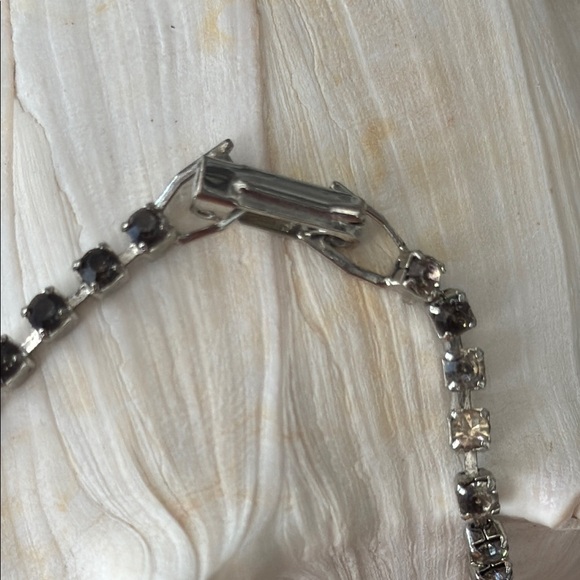 Silver rhinestone Bracelet - Picture 3 of 7